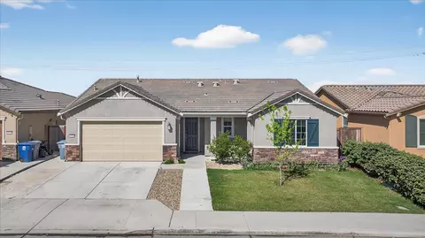 1442 Encantada Ave, Madera, CA 93637