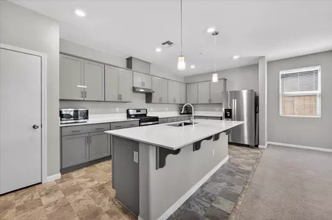Kitchen - 1442 Encantada Ave, Madera, CA 93637 photo 2 of 4
