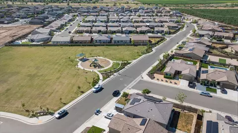 View/Area - 1442 Encantada Ave, Madera, CA 93637 photo 5 of 11