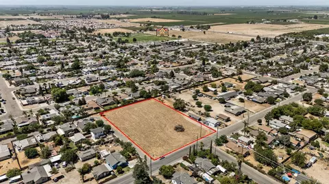 2595 Pine St, Selma, CA 93662 photo 4