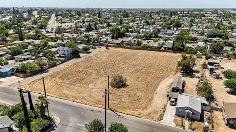 2595 Pine St, Selma, CA 93662 photo 2