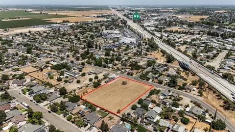 2595 Pine St, Selma, CA 93662 photo 5