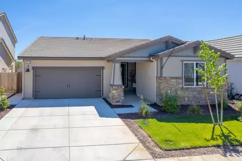 1275 Traverse Dr S, Madera, CA 93636