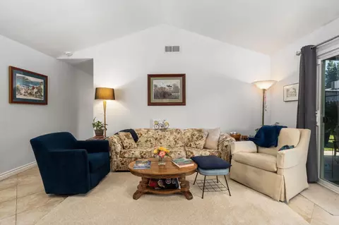 Living - 465 Bliss Ave, Clovis, CA 93611 photo 4 of 4