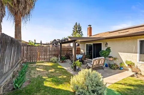 Exterior - 465 Bliss Ave, Clovis, CA 93611 photo 7 of 12