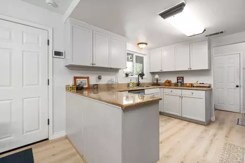 Kitchen - 465 Bliss Ave, Clovis, CA 93611 photo 1 of 6