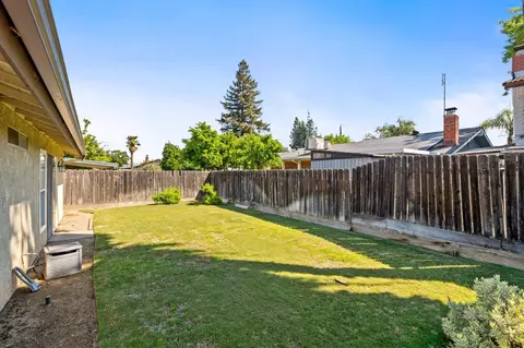 Exterior - 465 Bliss Ave, Clovis, CA 93611 photo 4 of 12