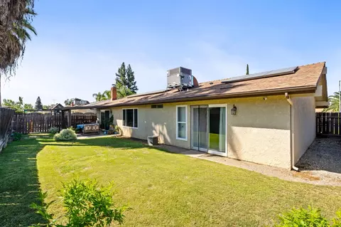 Exterior - 465 Bliss Ave, Clovis, CA 93611 photo 6 of 12