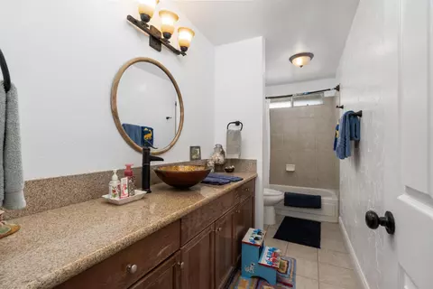 Bath - 465 Bliss Ave, Clovis, CA 93611 photo 1 of 4