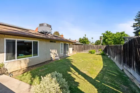 Exterior - 465 Bliss Ave, Clovis, CA 93611 photo 3 of 12