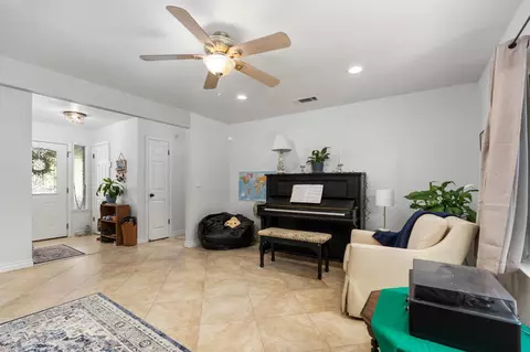 Entry Way - 465 Bliss Ave, Clovis, CA 93611 photo 4 of 4
