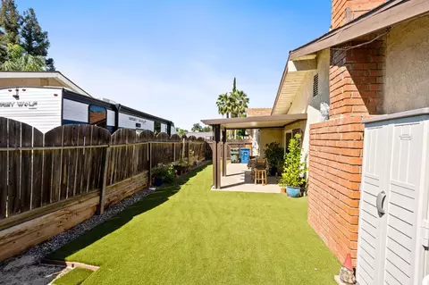 Exterior - 465 Bliss Ave, Clovis, CA 93611 photo 9 of 12