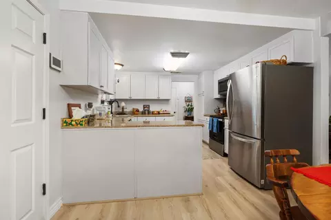 Kitchen - 465 Bliss Ave, Clovis, CA 93611 photo 2 of 6