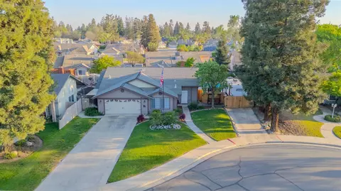 6027 W Judy Ct, Visalia, CA 93277