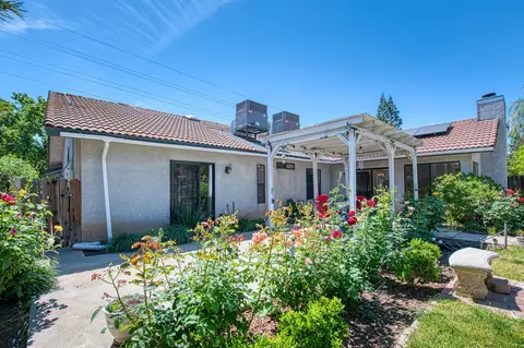 Exterior - 2091 Escalon Ave, Clovis, CA 93611 photo 10 of 19