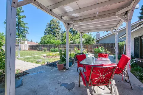 Exterior - 2091 Escalon Ave, Clovis, CA 93611 photo 6 of 19