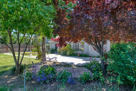 Exterior - 2091 Escalon Ave, Clovis, CA 93611 photo 13 of 19