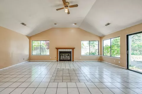 Living - 2091 Escalon Ave, Clovis, CA 93611 photo 6 of 11