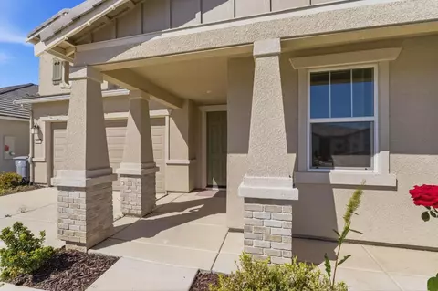 Exterior - 3562 E San Marino Ave, Clovis, CA 93619 photo 3 of 8