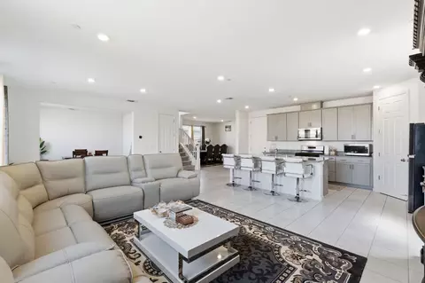 Living - 3562 E San Marino Ave, Clovis, CA 93619 photo 3 of 3