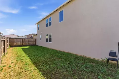 Exterior - 3562 E San Marino Ave, Clovis, CA 93619 photo 7 of 8