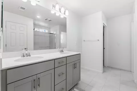 Entry Way - 3562 E San Marino Ave, Clovis, CA 93619 photo 5 of 5