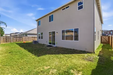 Exterior - 3562 E San Marino Ave, Clovis, CA 93619 photo 4 of 8