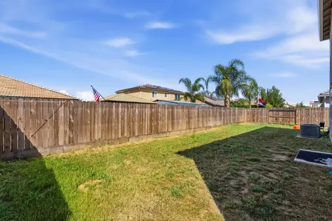 Exterior - 3562 E San Marino Ave, Clovis, CA 93619 photo 5 of 8