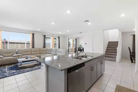 Kitchen - 3562 E San Marino Ave, Clovis, CA 93619 photo 3 of 3
