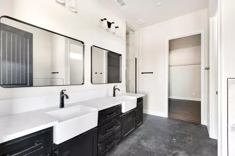 Bath - 16699 Road 30 1 2, Madera, CA 93636 photo 1 of 7