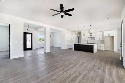Living - 16699 Road 30 1 2, Madera, CA 93636 photo 4 of 6