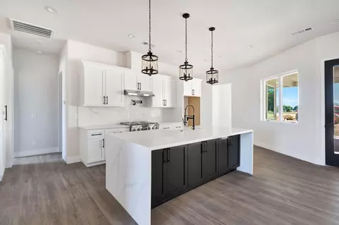 Kitchen - 16699 Road 30 1 2, Madera, CA 93636 photo 3 of 6