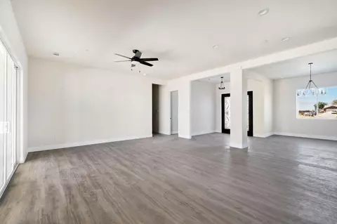 Living - 16699 Road 30 1 2, Madera, CA 93636 photo 2 of 6