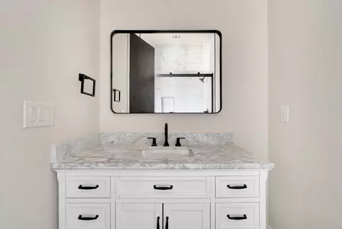 Bath - 16699 Road 30 1 2, Madera, CA 93636 photo 6 of 7