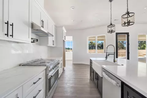 Kitchen - 16699 Road 30 1 2, Madera, CA 93636 photo 5 of 6