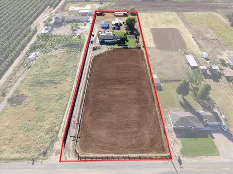 3765 N Greenwood Ave, Sanger, CA 93657