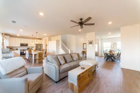 Entry Way - 951 Kelso Ave, Clovis, CA 93619 photo 2 of 5