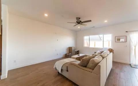 Living - 951 Kelso Ave, Clovis, CA 93619 photo 1 of 1