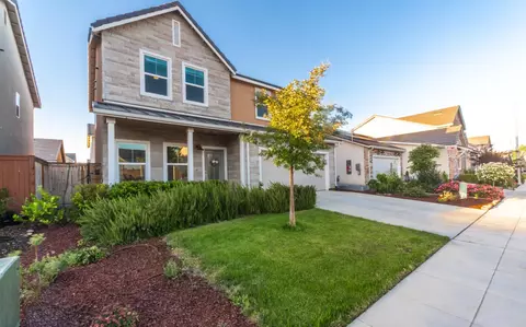 Exterior - 951 Kelso Ave, Clovis, CA 93619 photo 2 of 4