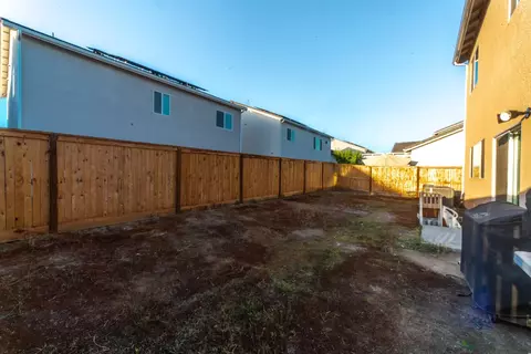 Exterior - 951 Kelso Ave, Clovis, CA 93619 photo 4 of 4