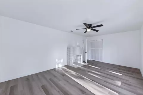 Living - 210 N Sunnyside Ave, Clovis, CA 93611 photo 3 of 4