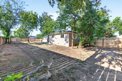 Exterior - 210 N Sunnyside Ave, Clovis, CA 93611 photo 6 of 6