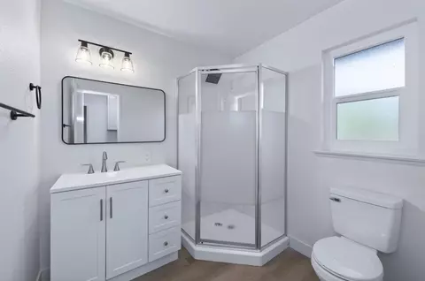 Bath - 210 N Sunnyside Ave, Clovis, CA 93611 photo 1 of 3