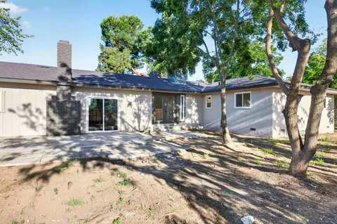 Exterior - 210 N Sunnyside Ave, Clovis, CA 93611 photo 3 of 6