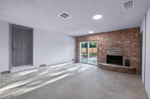 Living - 210 N Sunnyside Ave, Clovis, CA 93611 photo 4 of 4