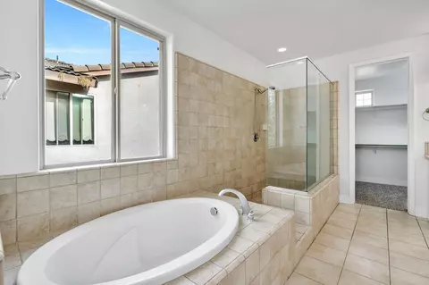 Bath - 1823 Houston Ave, Clovis, CA 93619 photo 2 of 2