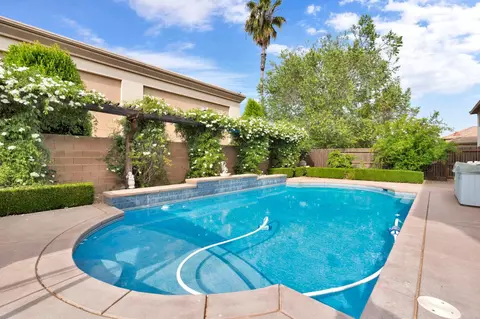 Exterior - 1823 Houston Ave, Clovis, CA 93619 photo 4 of 6
