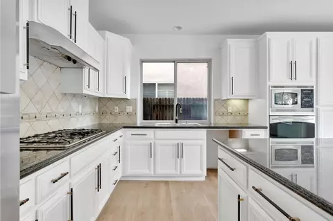 Kitchen - 1823 Houston Ave, Clovis, CA 93619 photo 3 of 3