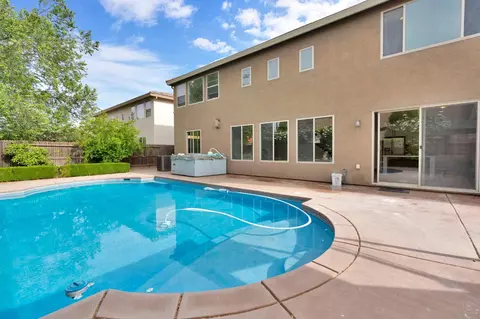 Exterior - 1823 Houston Ave, Clovis, CA 93619 photo 6 of 6
