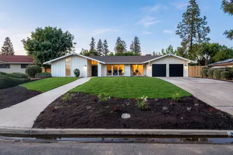2626 W Scott Ave, Fresno, CA 93711